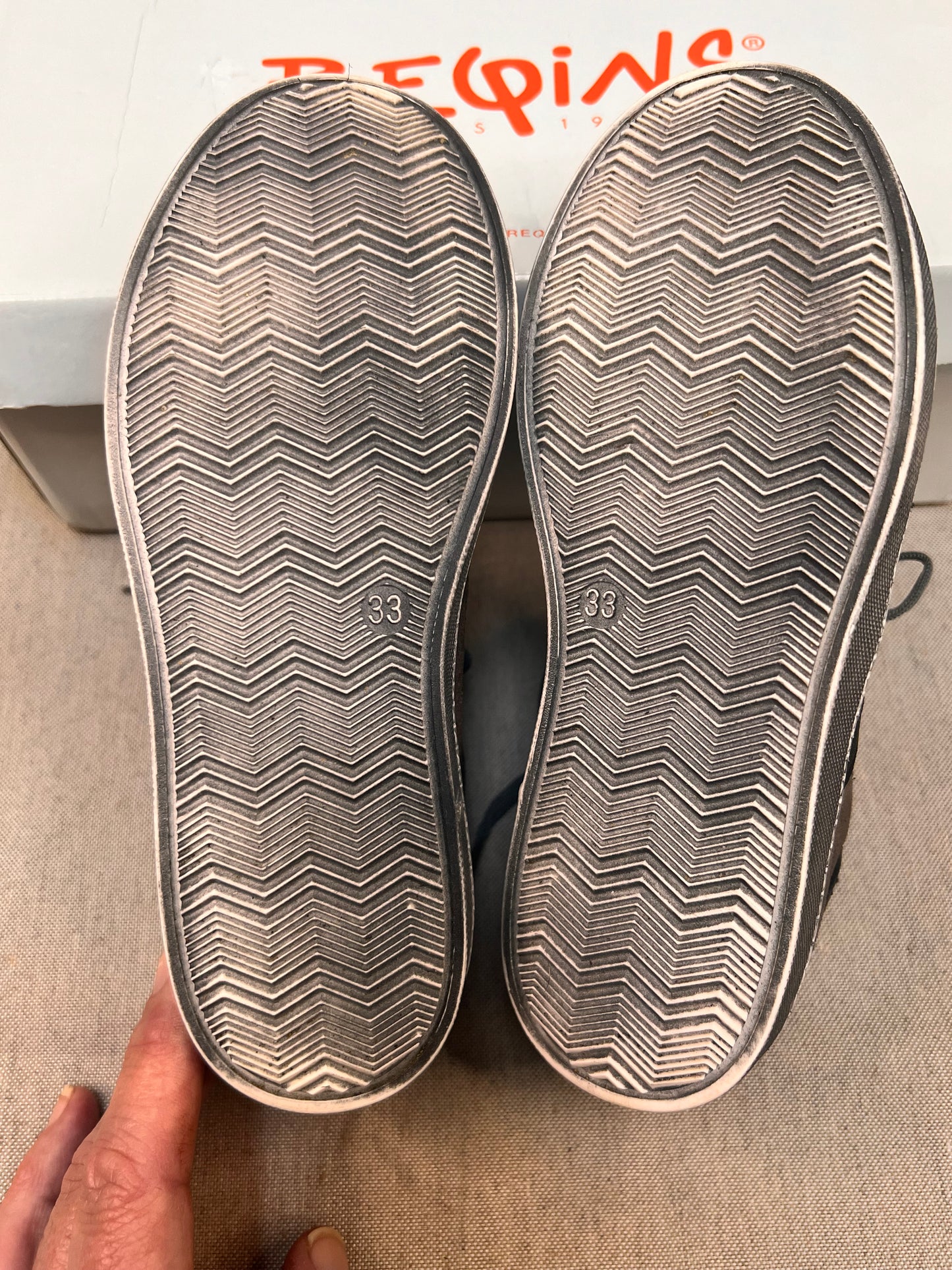 Chaussures Fille Requins 33