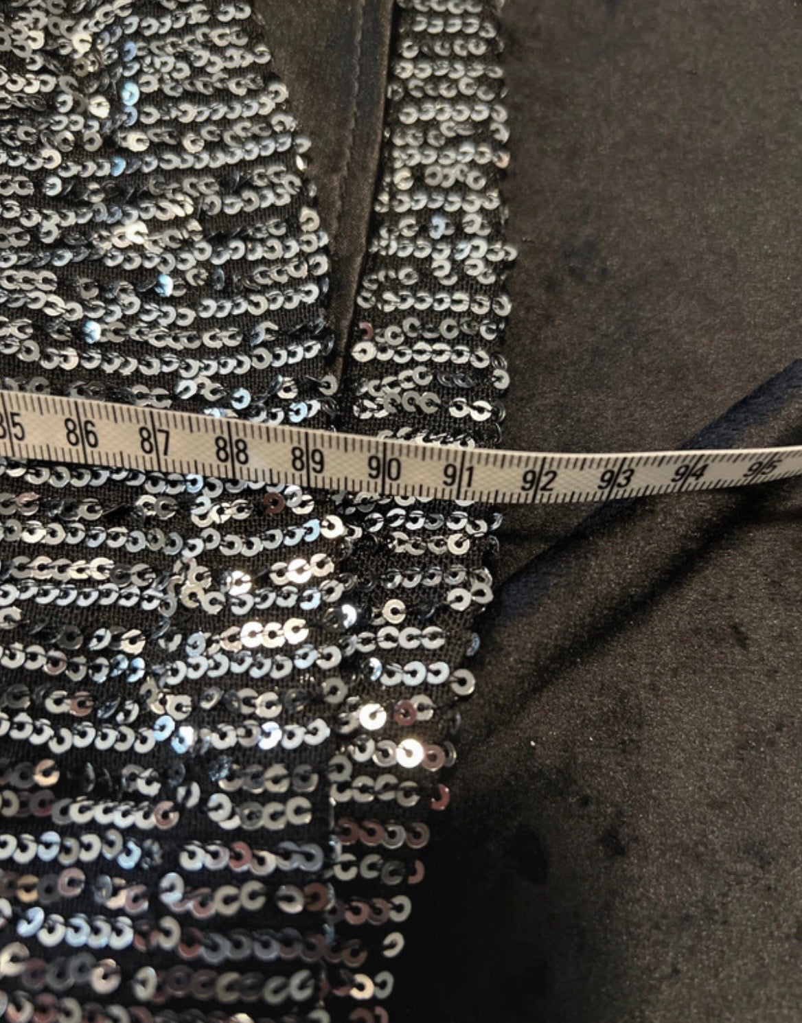 Robe Noire Sequins Kilky M/L