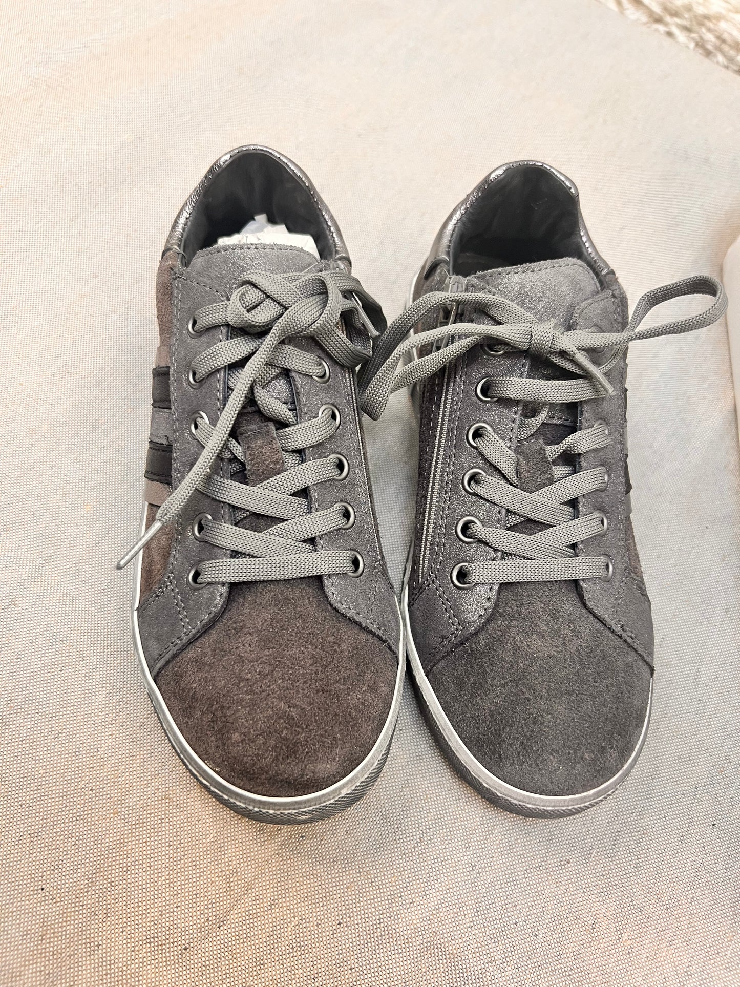 Chaussures Fille Requins 33